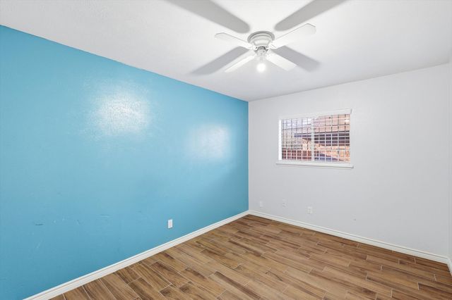 2704 Friarford Road, Fort Worth, TX 76112