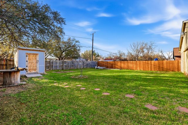 2704 Friarford Road, Fort Worth, TX 76112