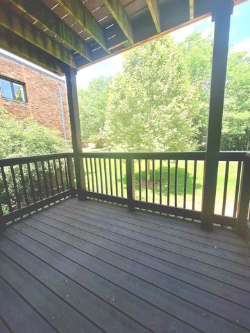 1482 Stonebridge Circle C-6, Wheaton, IL 60189