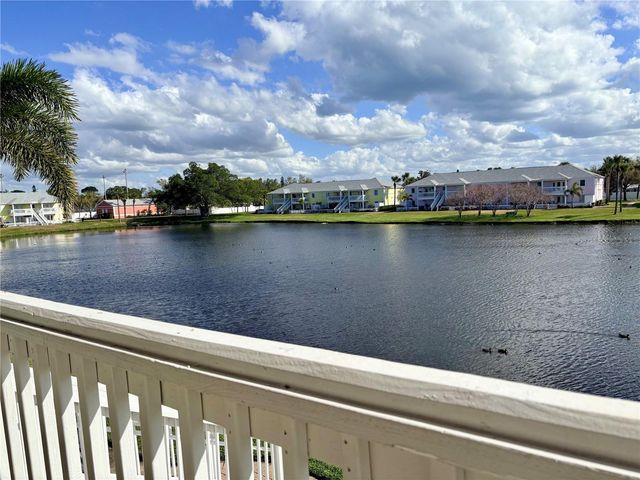 204 POMPANO DRIVE SE D, St Petersburg, FL 33705