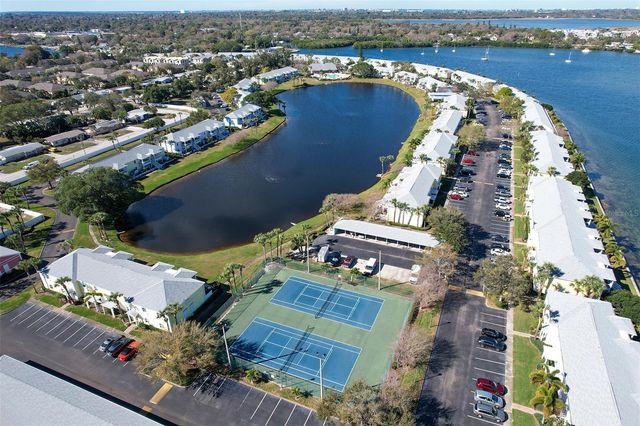 204 POMPANO DRIVE SE D, St Petersburg, FL 33705