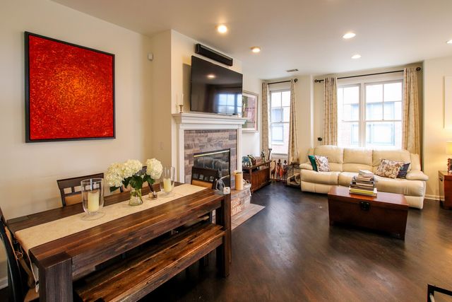 2140 N WINCHESTER Avenue 12, Chicago, IL 60614
