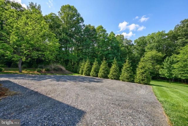 743 SNYDER CORNER RD, Red Lion, PA 17356