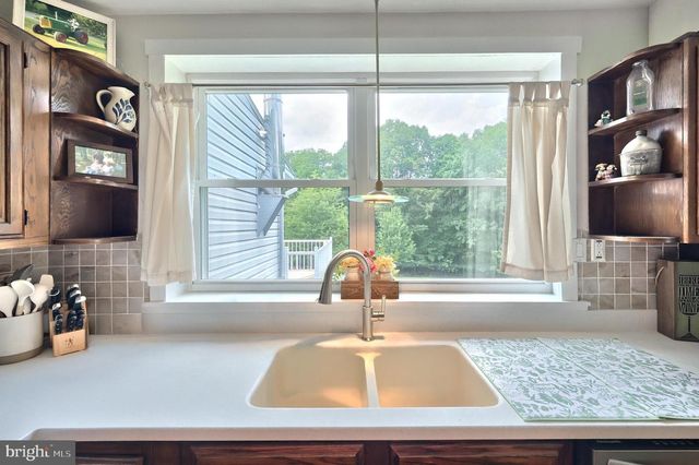 743 SNYDER CORNER RD, Red Lion, PA 17356