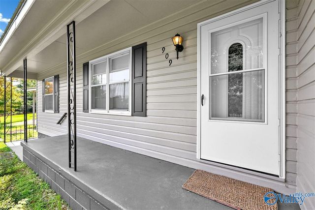 909 Woodruff Road SW, Decatur, AL 35603