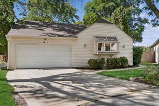 6612 Fernwood Drive, Lisle, IL 60532