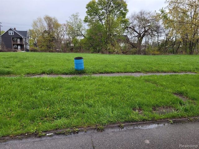 2194 Field Street, Detroit, MI 48214