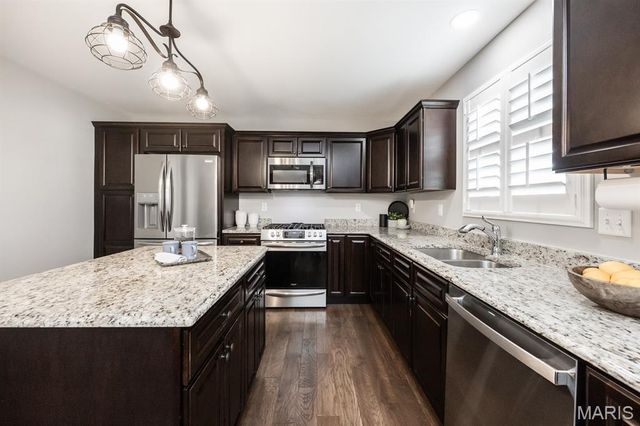 3493 Chippewa, Shiloh, IL 62221