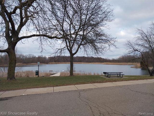 1819 Aldrin Court, Milford, MI 48381