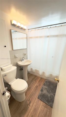 700 Bayshore Drive 17, Fort Lauderdale, FL 33304