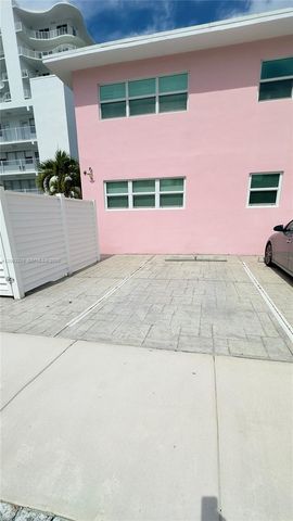 700 Bayshore Drive 17, Fort Lauderdale, FL 33304