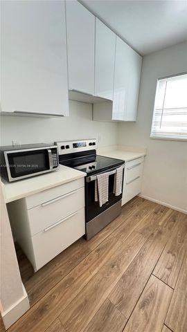700 Bayshore Drive 17, Fort Lauderdale, FL 33304