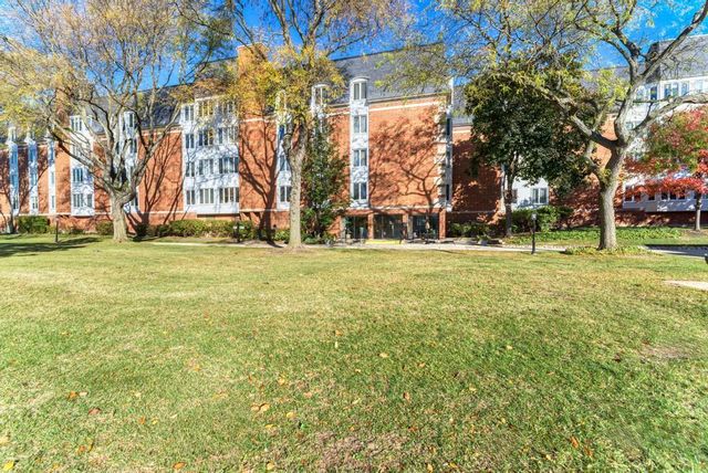 100 Lake Boulevard 603, Buffalo Grove, IL 60089