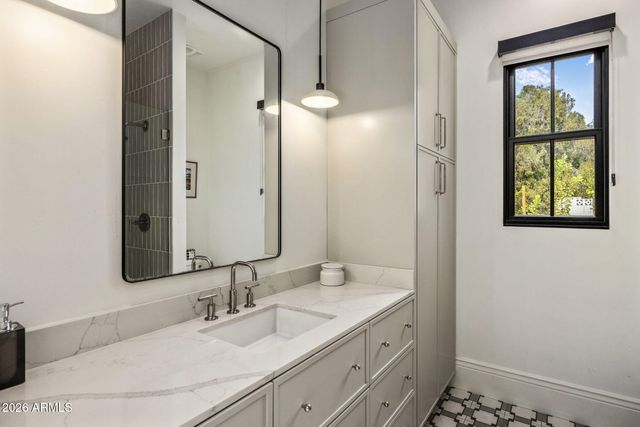 4121 N 64TH Place, Scottsdale, AZ 85251