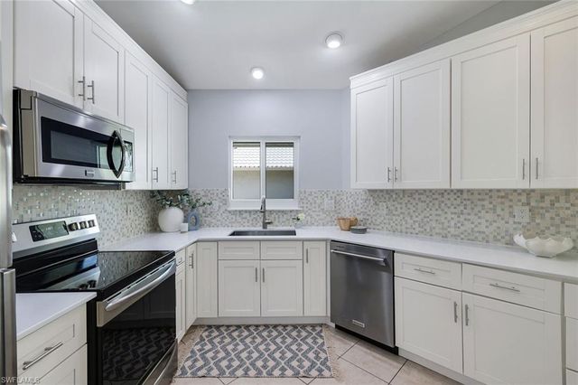 11054 Linnet LN, Naples, FL 34119