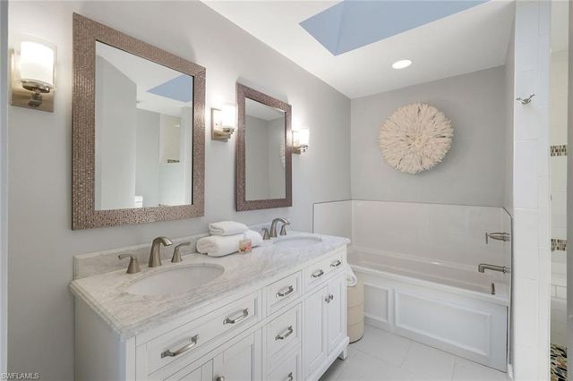 11054 Linnet LN, Naples, FL 34119