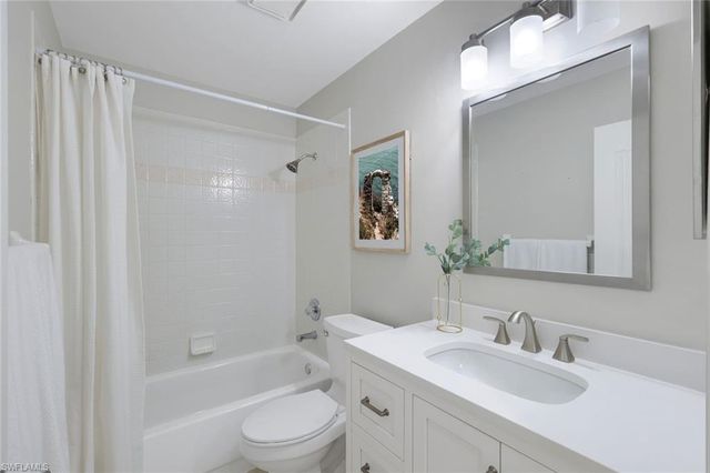 11054 Linnet LN, Naples, FL 34119