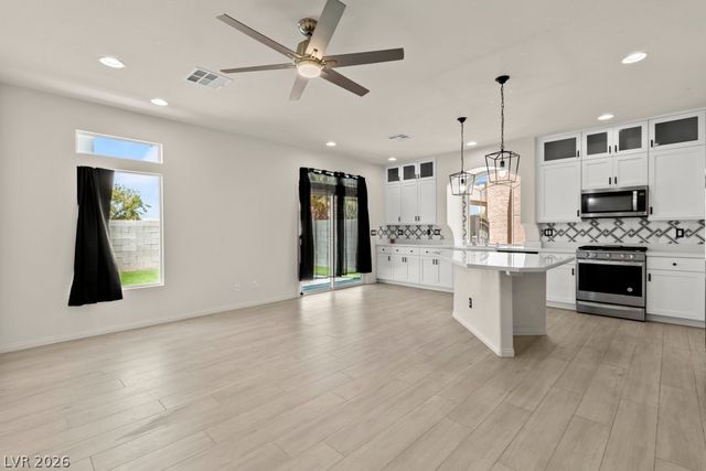 10597 Aphrodite Street, Las Vegas, NV 89183
