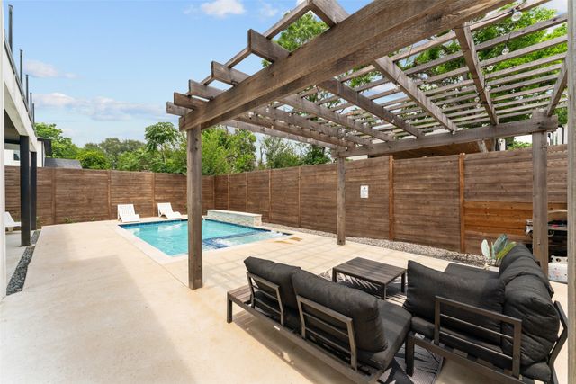 3210 Herbert Street, Dallas, TX 75212