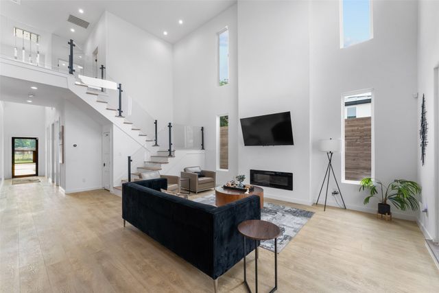 3210 Herbert Street, Dallas, TX 75212