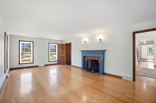 19 Beechtree Lane, Granville, OH 43023