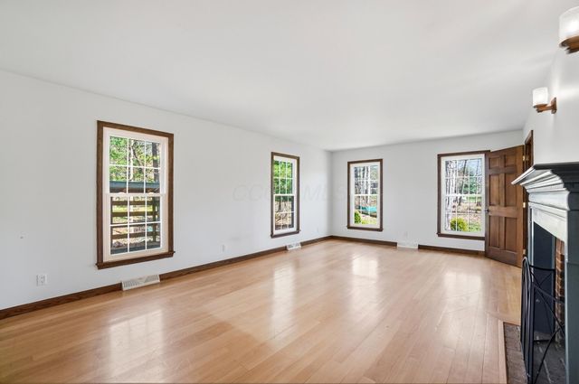 19 Beechtree Lane, Granville, OH 43023