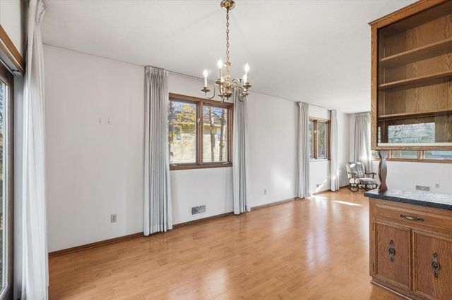 1823 Gramsie Road, Arden Hills, MN 55112