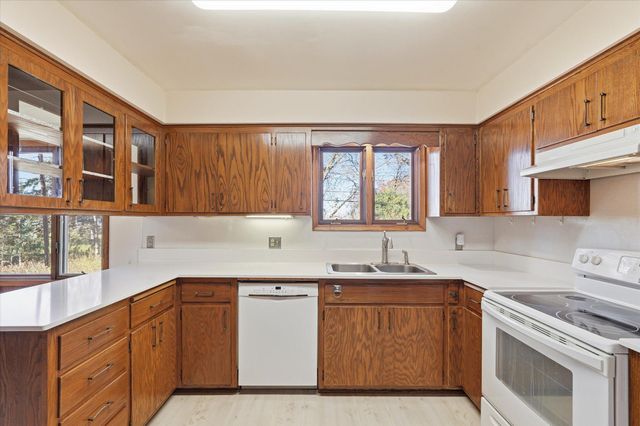 1823 Gramsie Road, Arden Hills, MN 55112