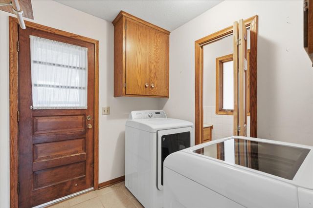 1823 Gramsie Road, Arden Hills, MN 55112