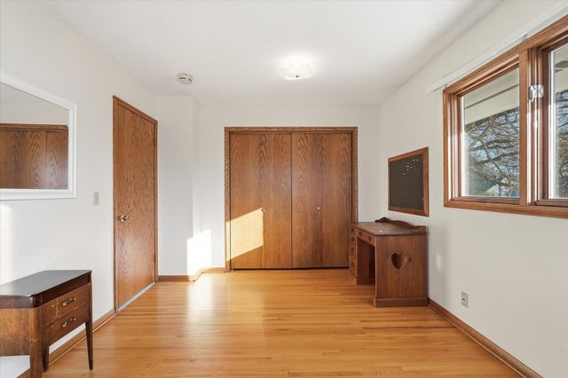 1823 Gramsie Road, Arden Hills, MN 55112