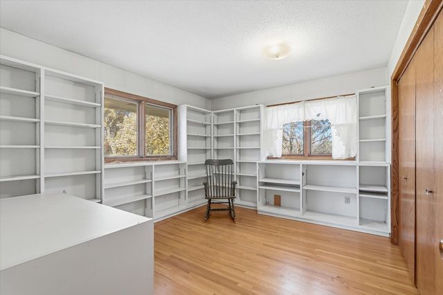 1823 Gramsie Road, Arden Hills, MN 55112