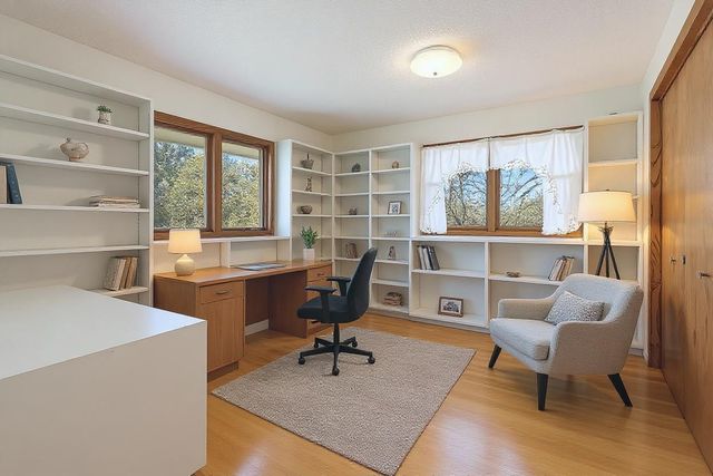 1823 Gramsie Road, Arden Hills, MN 55112