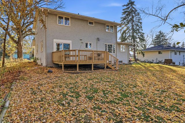 1823 Gramsie Road, Arden Hills, MN 55112