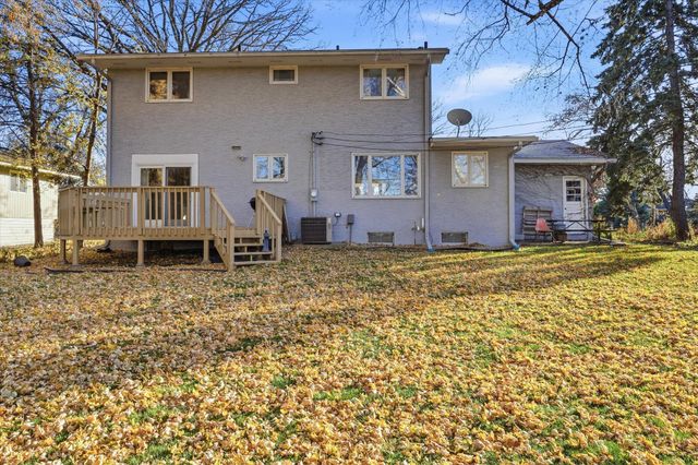 1823 Gramsie Road, Arden Hills, MN 55112