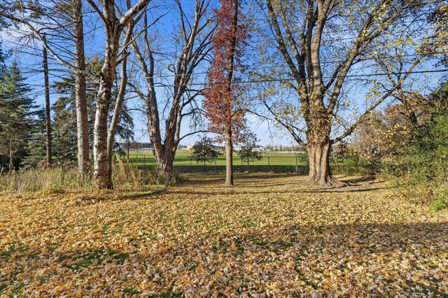 1823 Gramsie Road, Arden Hills, MN 55112