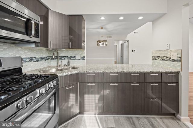 302B HARWOOD CT, Mount Laurel, NJ 08054