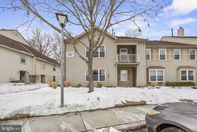 302B HARWOOD CT, Mount Laurel, NJ 08054