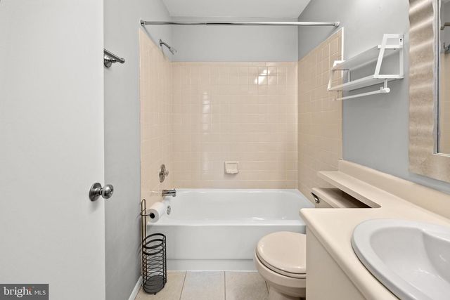 302B HARWOOD CT, Mount Laurel, NJ 08054