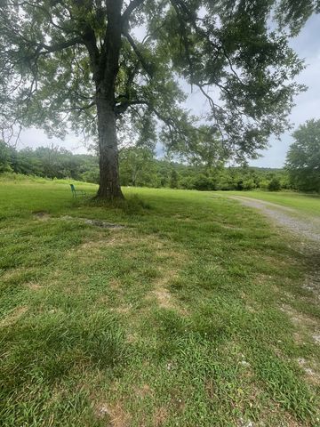 57 Leland Ln, Brush Creek, TN 38547