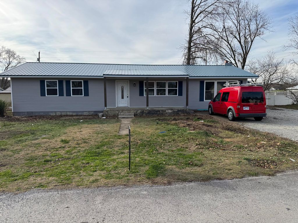 1102 Sapp Street, Cassville, MO 65625