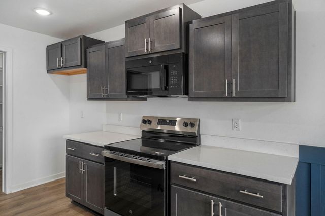 571 S Caroline Avenue, Republic, MO 65738