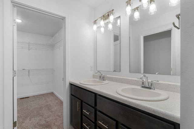 571 S Caroline Avenue, Republic, MO 65738