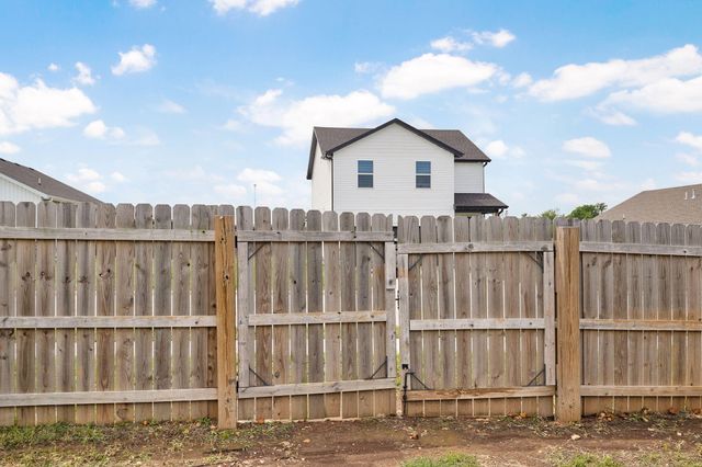 571 S Caroline Avenue, Republic, MO 65738
