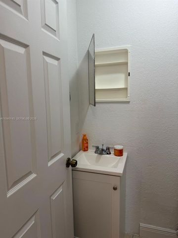 2099 NW 26th Ave 1-c, Fort Lauderdale, FL 33311