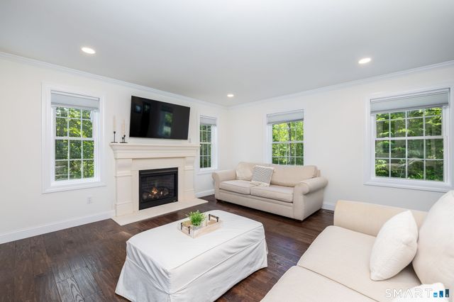 86 Winchester Road, New Hartford, CT 06057