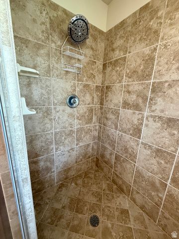 2444 N HOODED CRANE CIR, Clinton, UT 84015