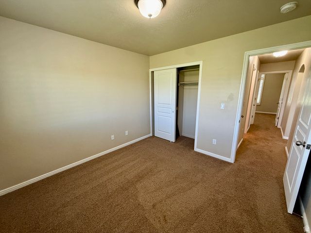 2444 N HOODED CRANE CIR, Clinton, UT 84015