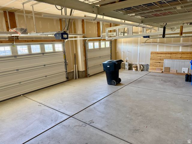 2444 N HOODED CRANE CIR, Clinton, UT 84015