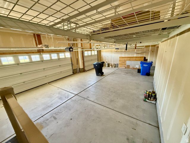 2444 N HOODED CRANE CIR, Clinton, UT 84015