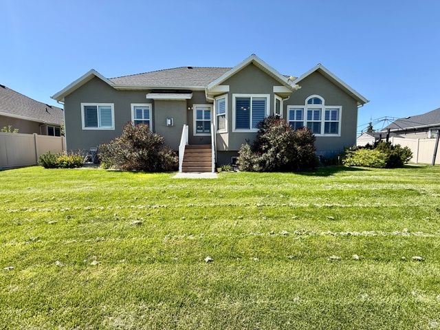 2444 N HOODED CRANE CIR, Clinton, UT 84015